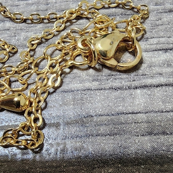 Natural Green Gemstone Butterfly necklace - Picture 3 of 11